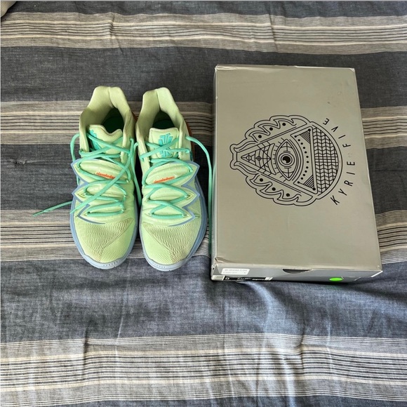Nike Kyrie 5 Squidward with original box - Picture 1 of 4